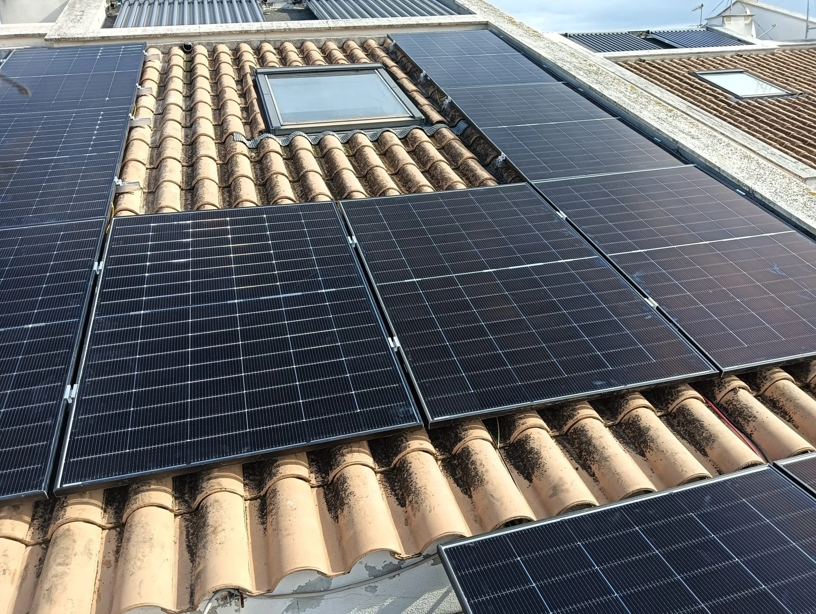 Impianto fotovoltaico 6kW con accumulo 12kWh installato a Dragona Roma da AdoTek Green Powers