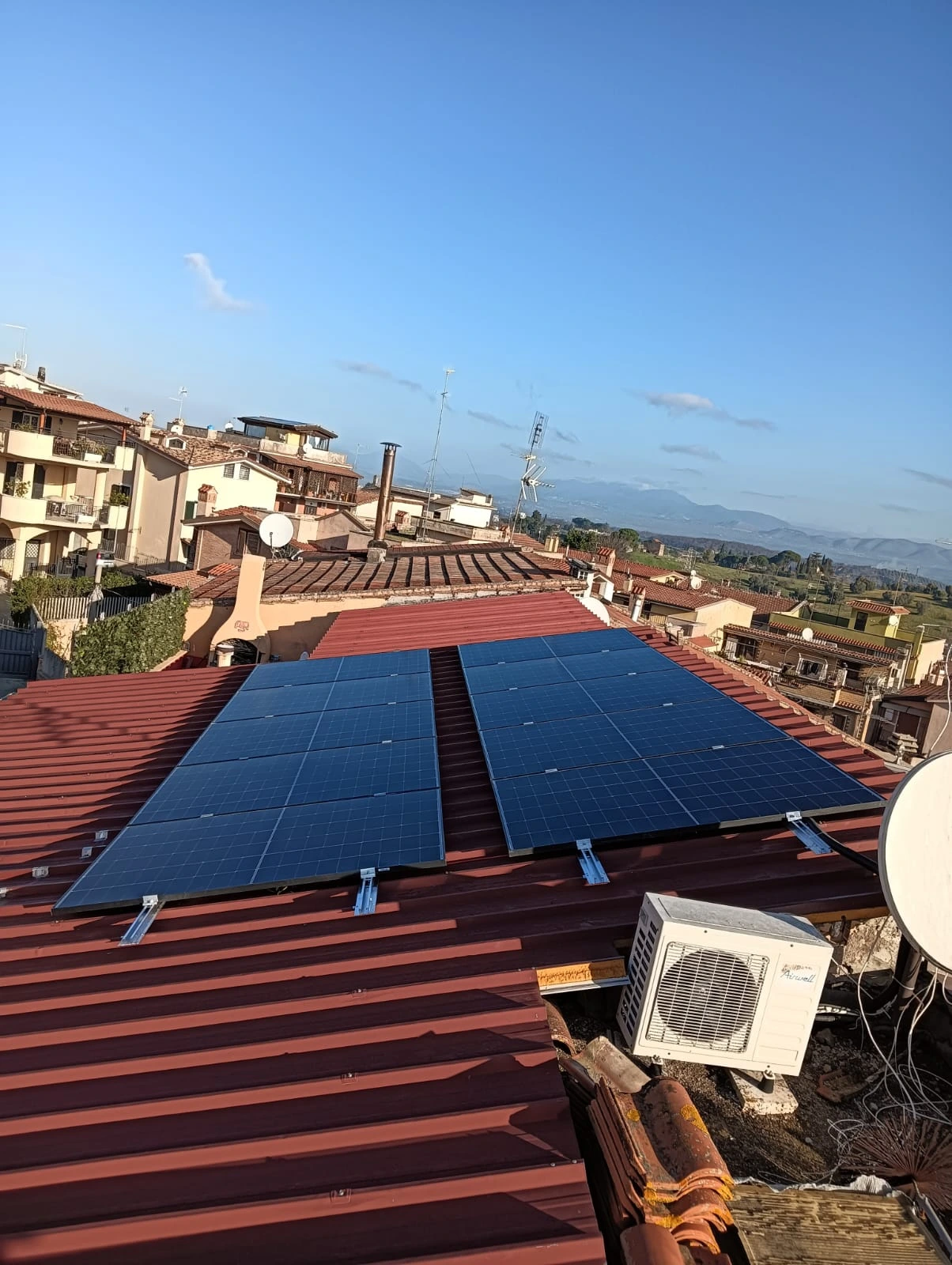 Impianto fotovoltaico 6 kW con accumulo 6 kWh installato a Mentana provincia di Roma da AdoTek Green Powers